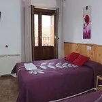 Πανσιόν Angeles Plaza 2*