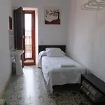 Angeles Plaza Πανσιόν 2*