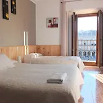 Angeles Plaza Πανσιόν 2*