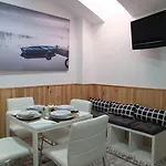 Angeles Plaza Πανσιόν 2*