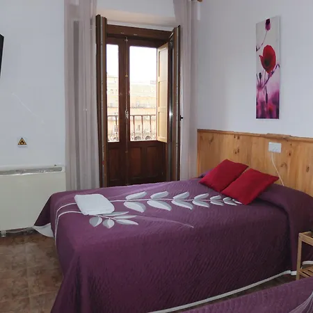 Guest house Angeles Plaza 2*