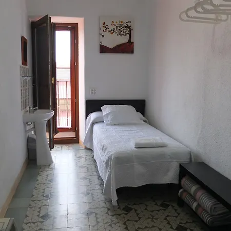 Angeles Plaza Guest house 2*