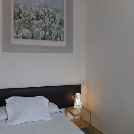 Angeles Plaza Guest house 2*