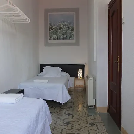 Angeles Plaza Guest house 2*