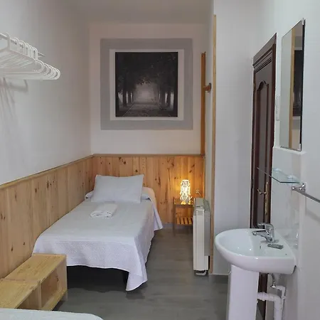 Guest house Angeles Plaza 2*