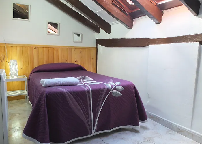 Maison d'hôtes Angeles Plaza 2*